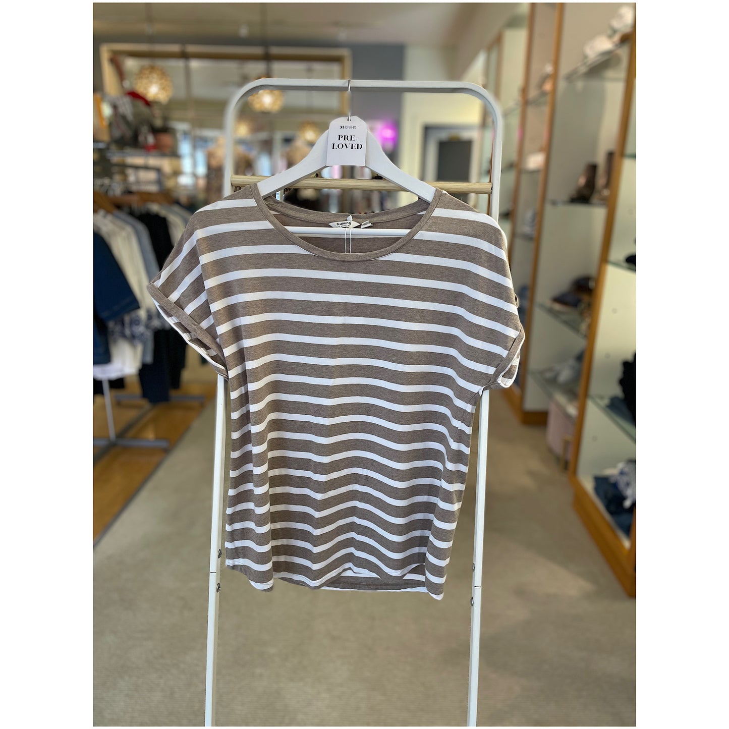PRE-LOVED B.Young T-Shirt Size Medium
