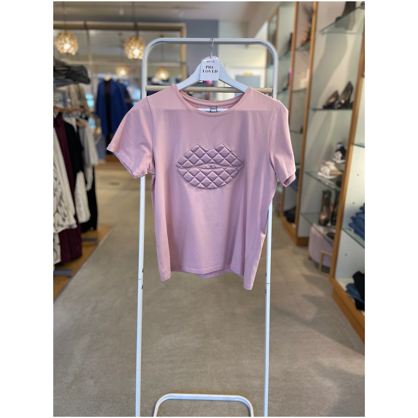 PRE-LOVED Culture T-Shirt Size Medium