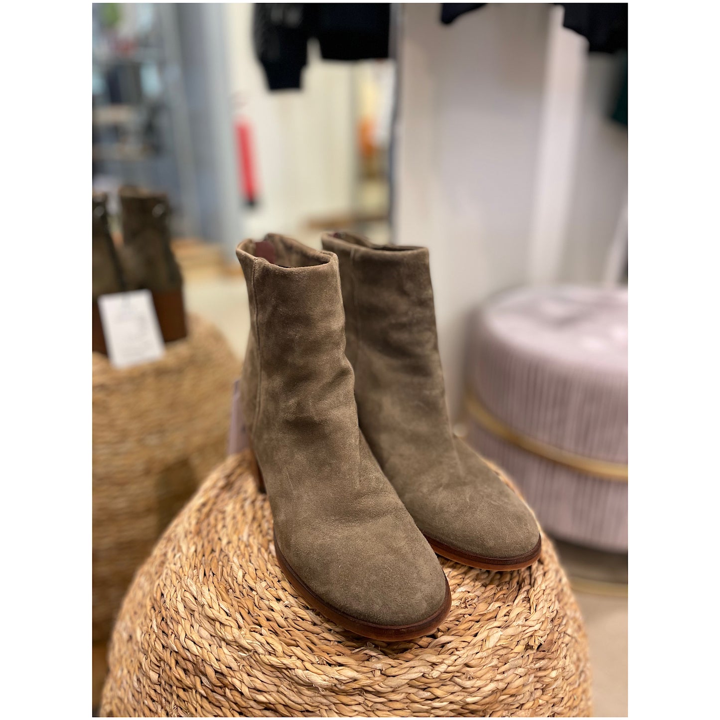 PRE-LOVED Mjus Boots Size 39 (6)