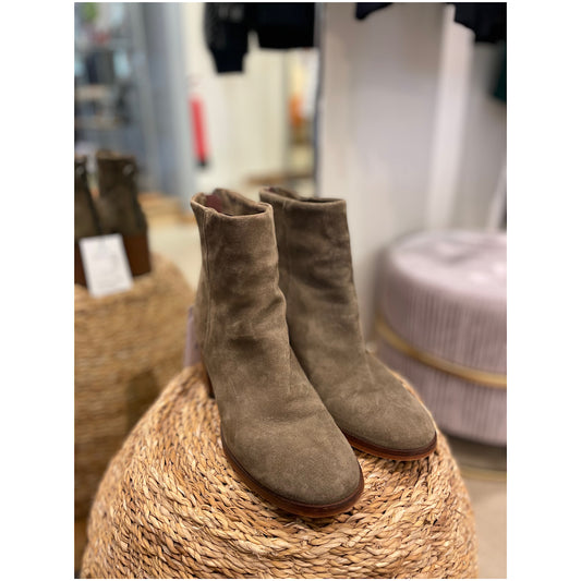 PRE-LOVED Mjus Boots Size 39 (6)