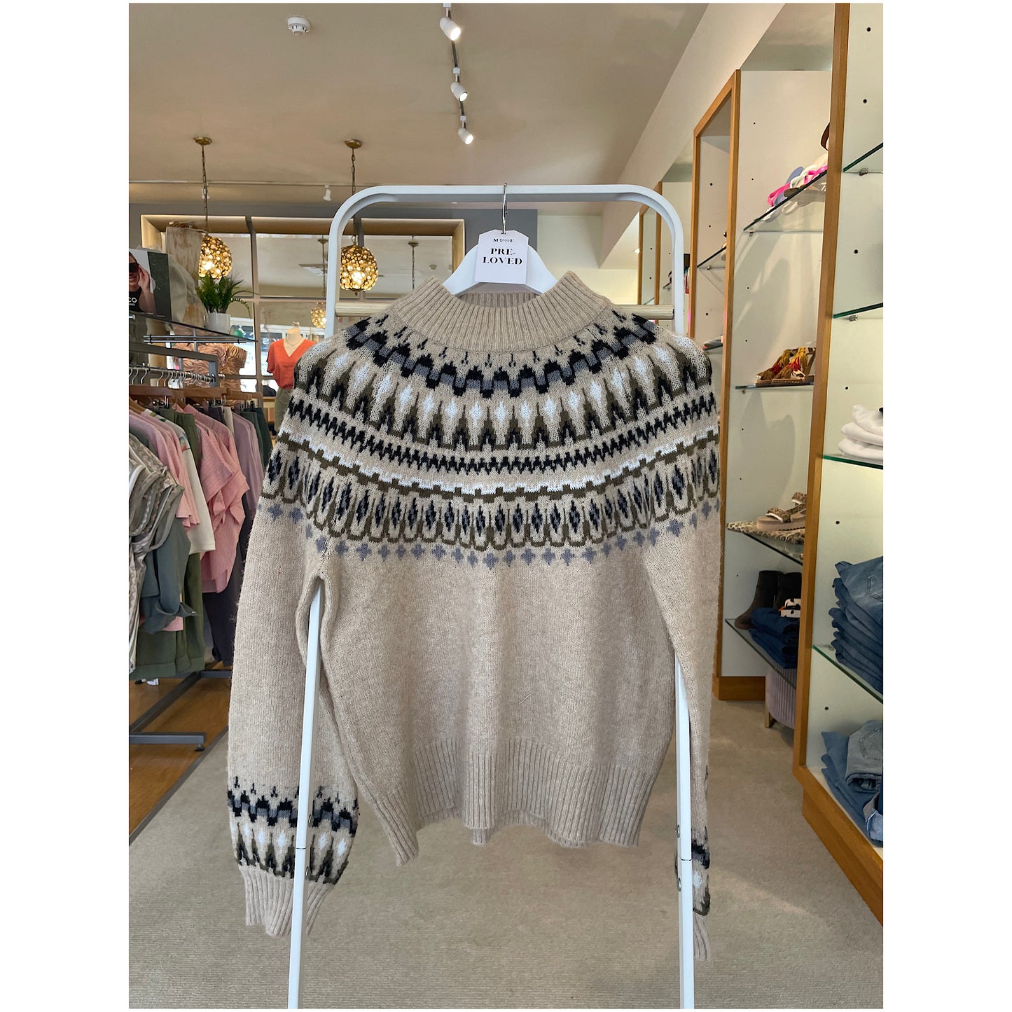 PRE-LOVED B.young Knit Size Medium