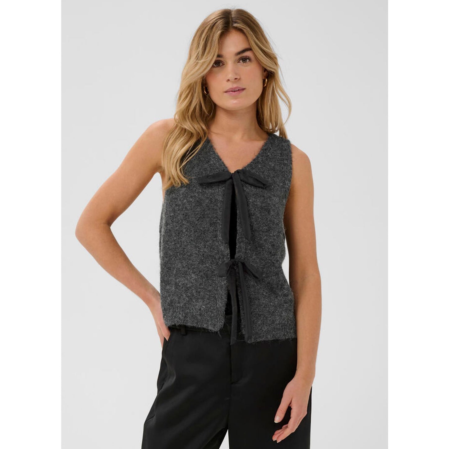 Cream Bulp Knit Vest