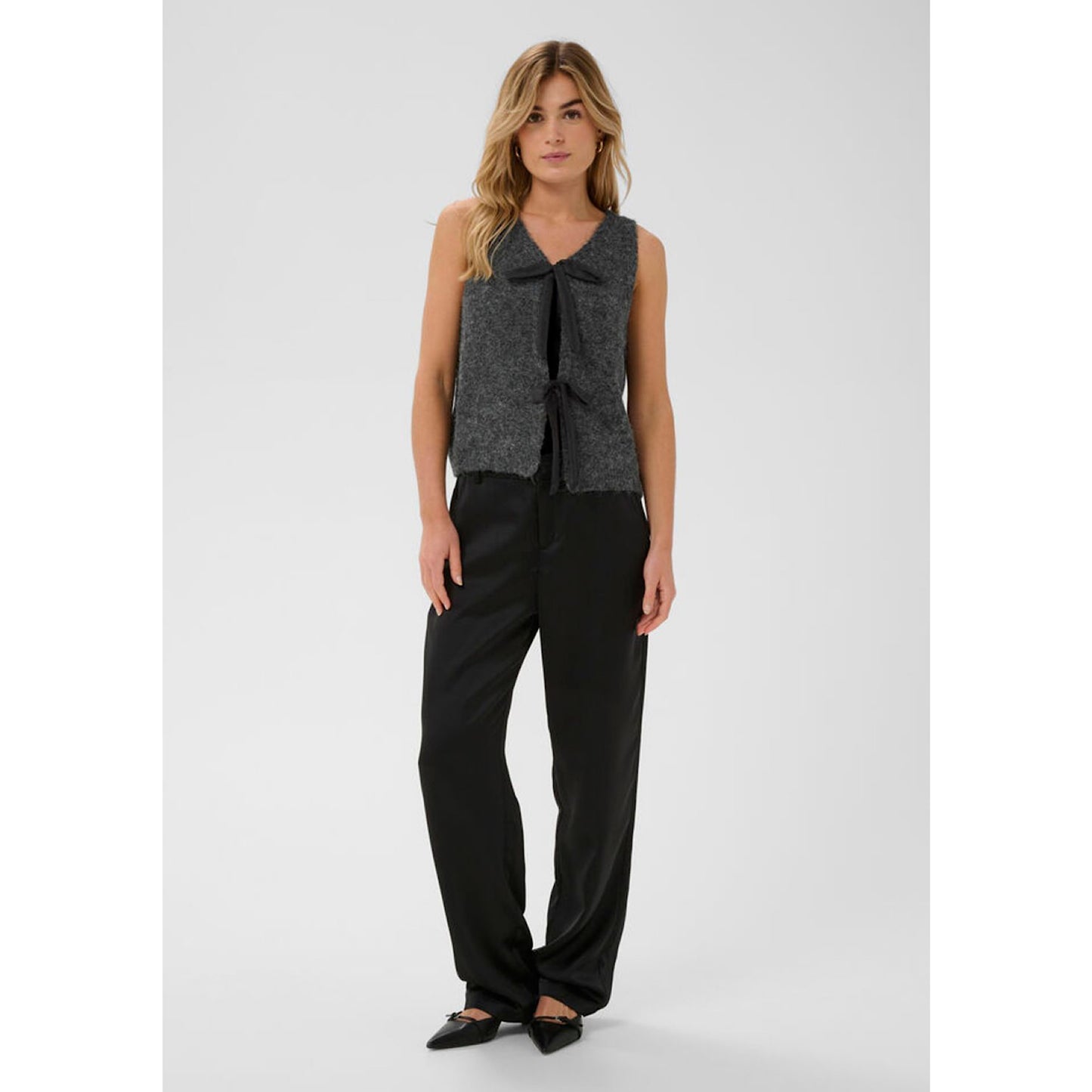 Cream Bulp Knit Vest