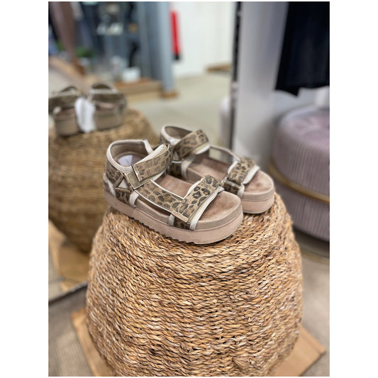 PRE-LOVED Maruti Sandals Size 4 / 37
