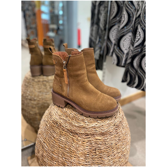 PRE-LOVED Carmela Boots Size 6 (39)