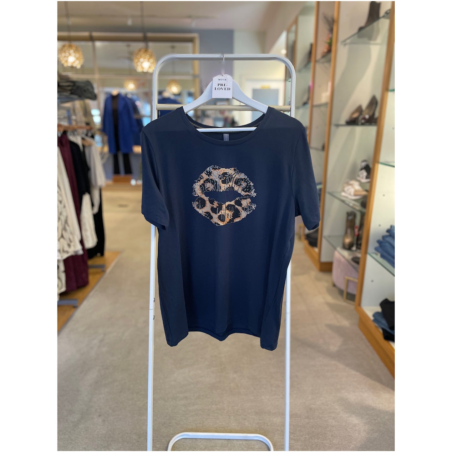 PRE-LOVED Culture T-Shirt Size X-Large