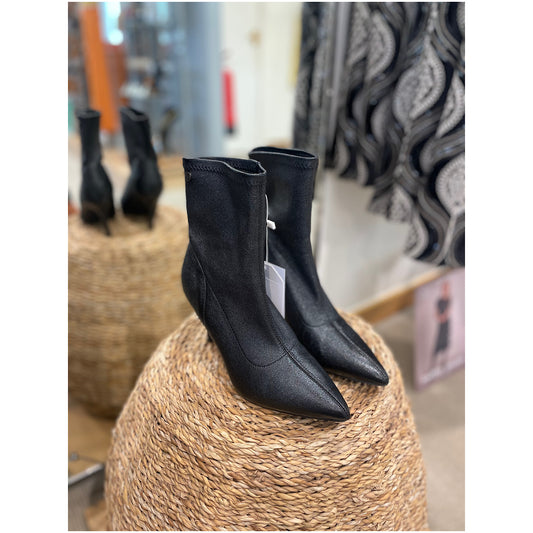 PRE-LOVED XTI Boots Size 36 (3)