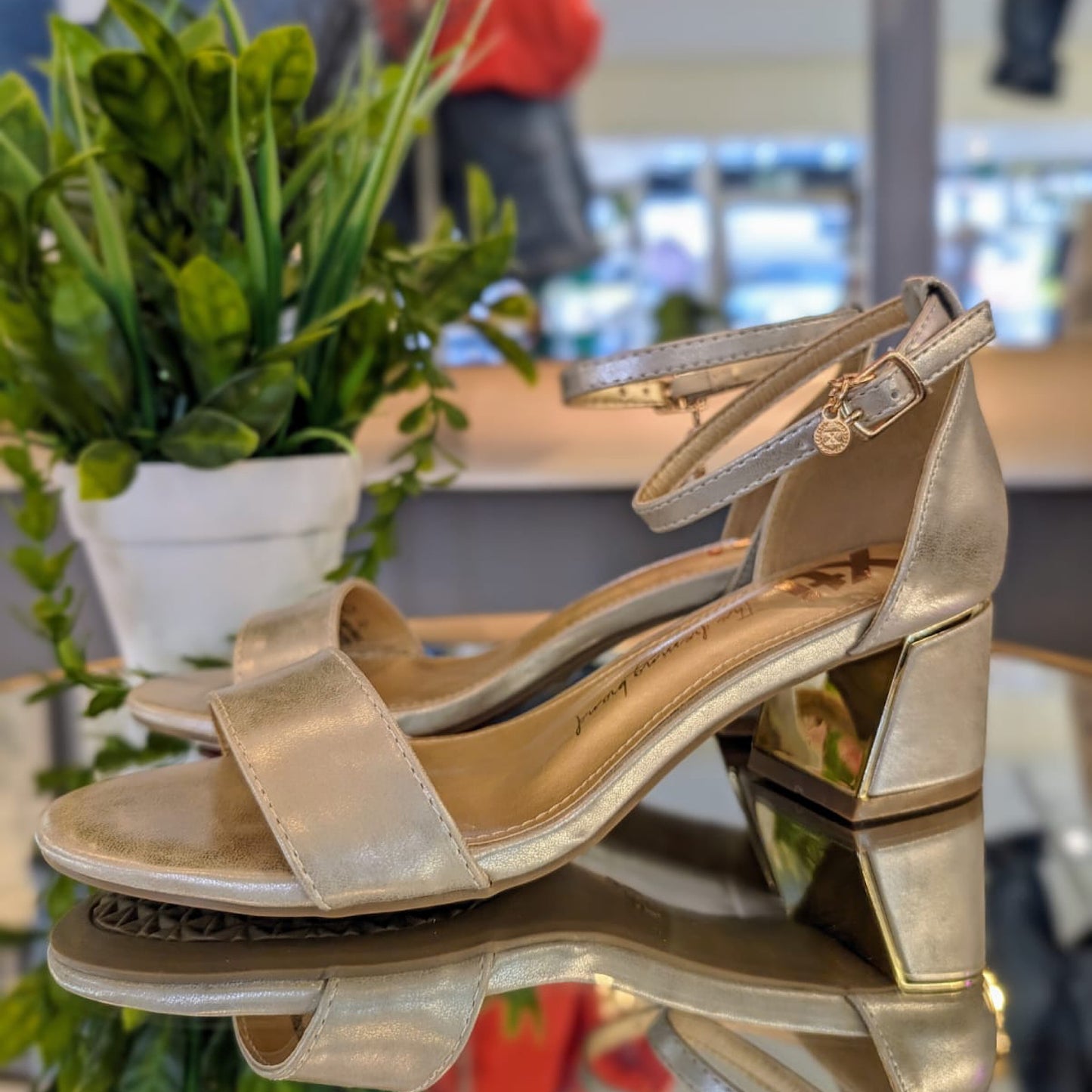 XTI Champagne Sandal