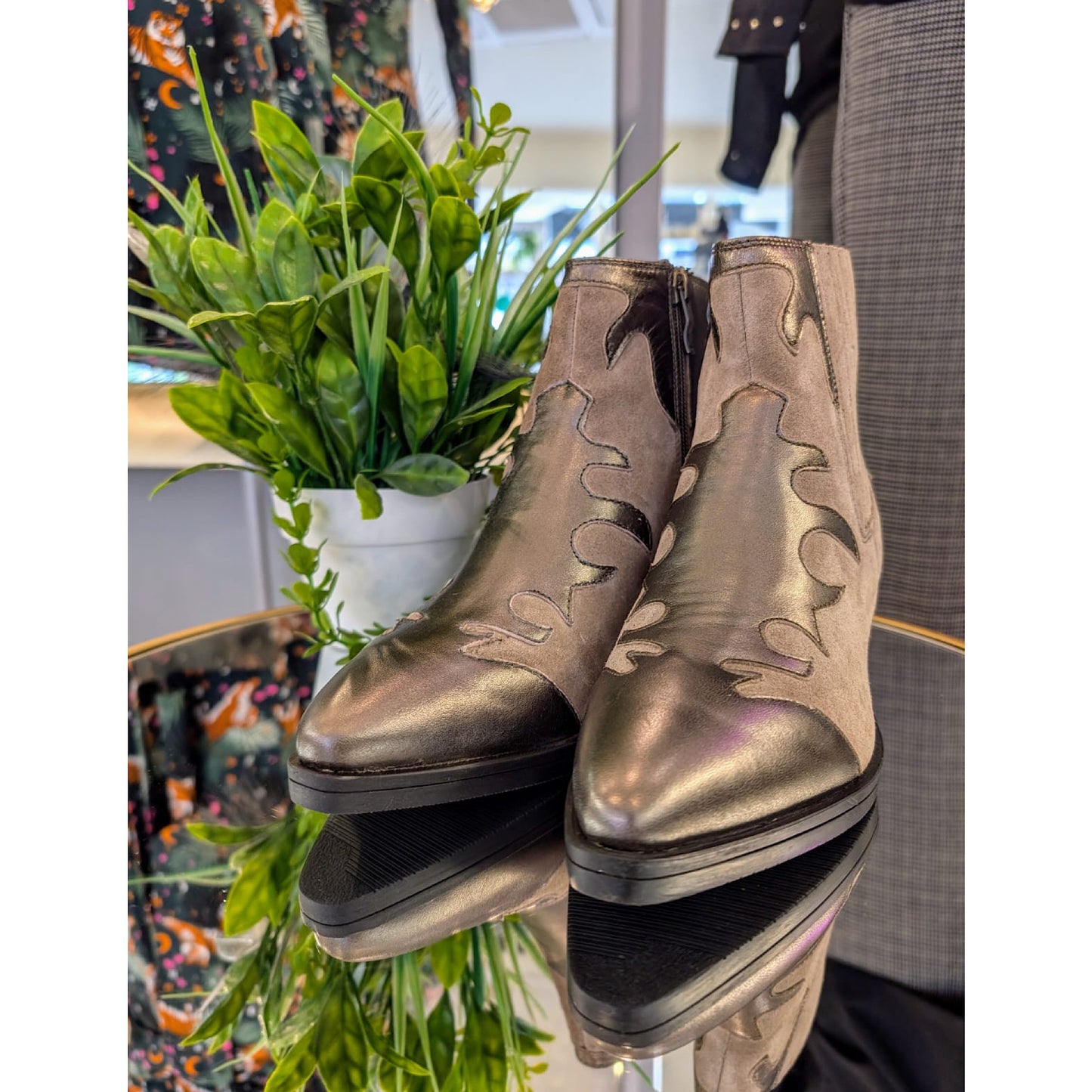 Maruti Tessy Cowgirl Boots