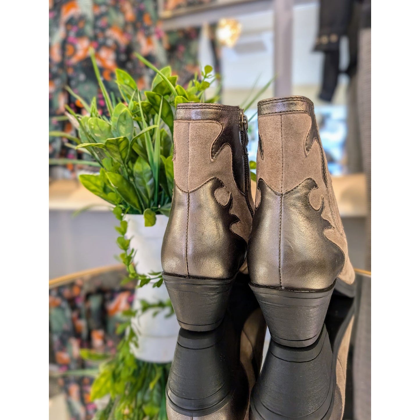 Maruti Tessy Cowgirl Boots