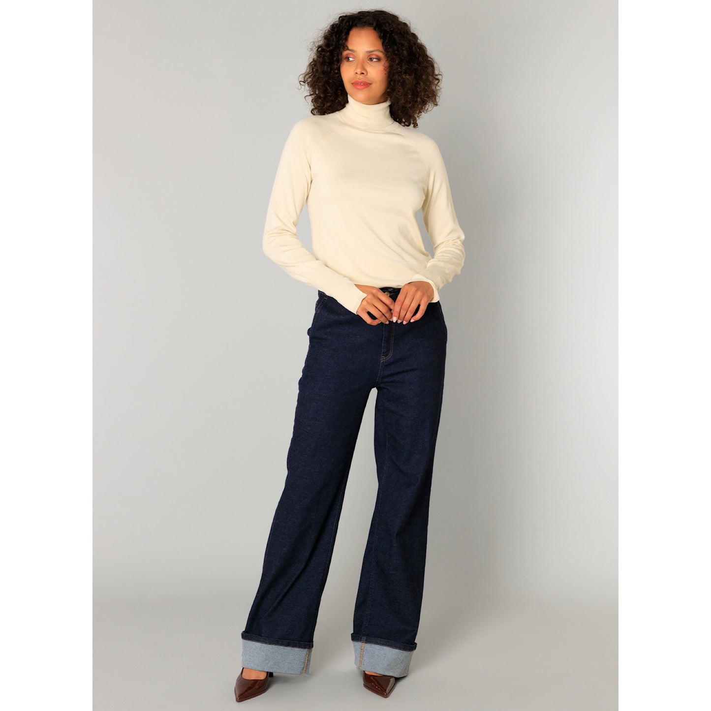 Yest Ojasvini Roll Neck