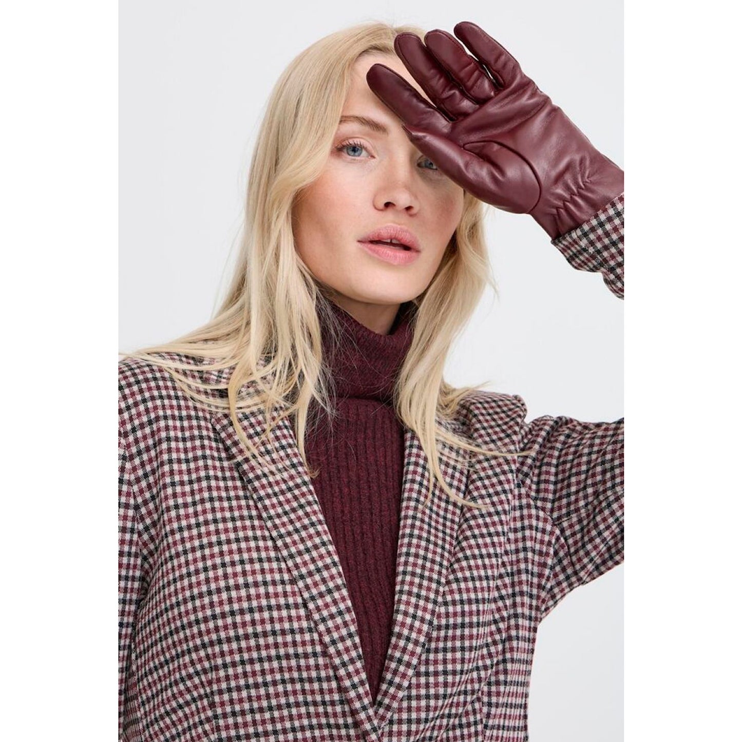 B.Young Vante Leather Gloves