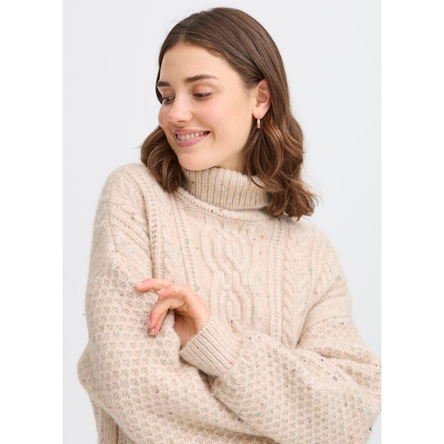 Fransa Ellea Rollneck