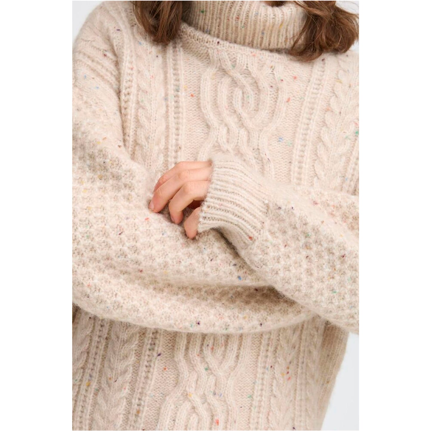 Fransa Ellea Rollneck