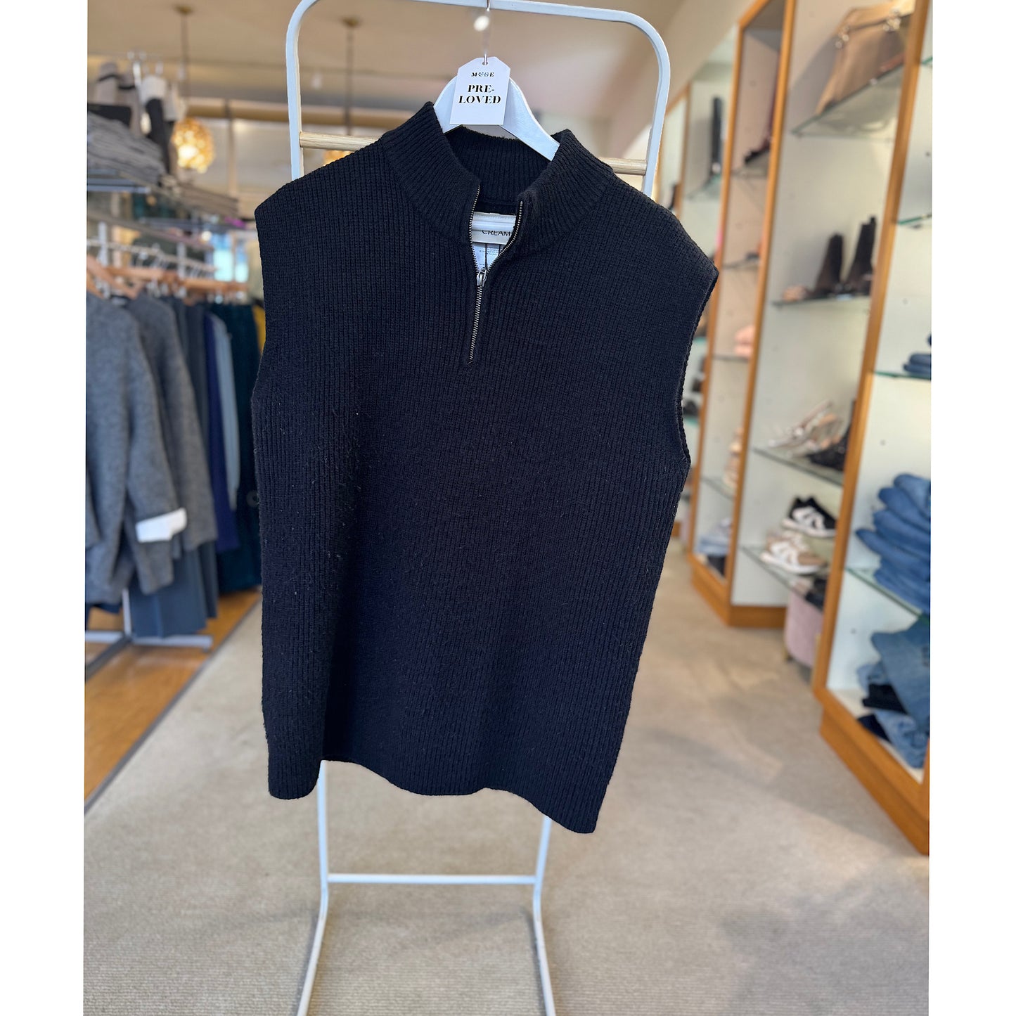 PRE-LOVED Cream Sleeveless Knit Size M/L