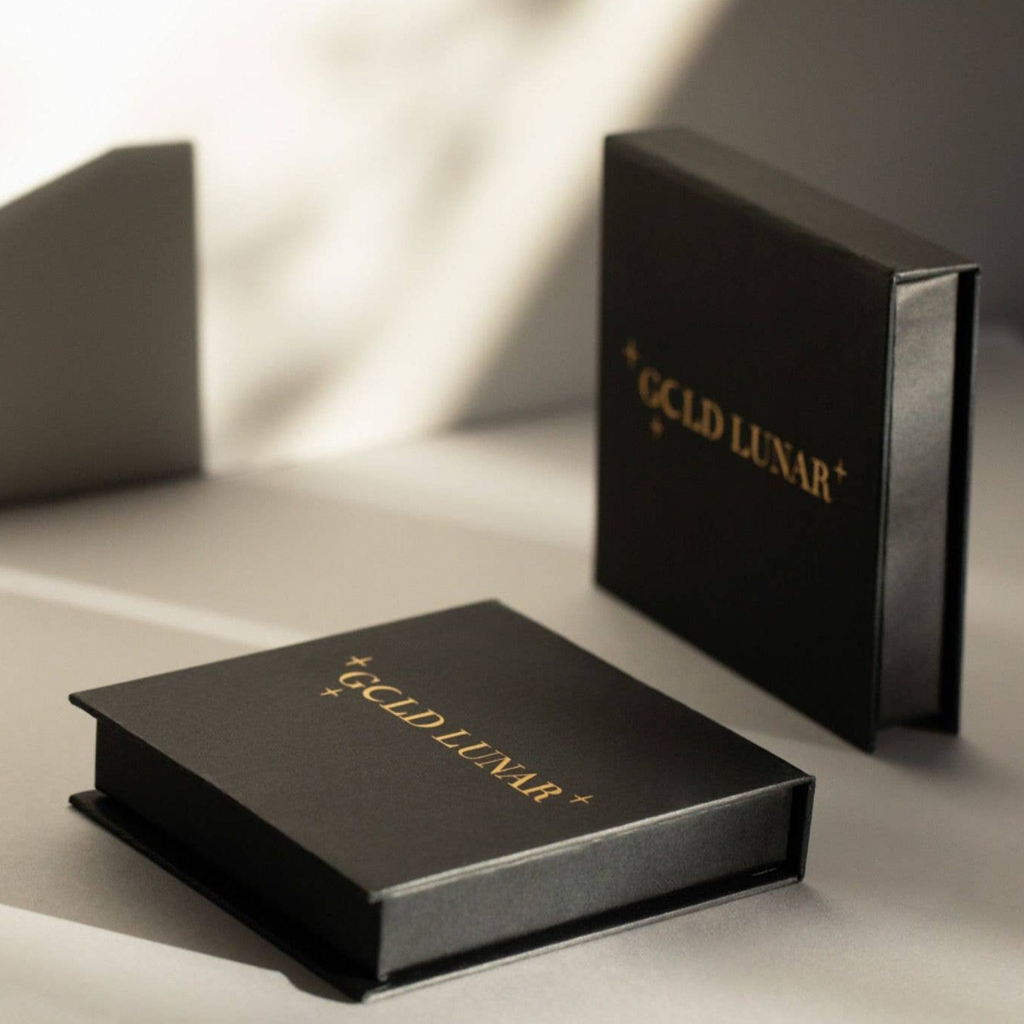 Gold Lunar Isla Link Chain Bracelet 18K Gold Waterproof Hypoallergenic