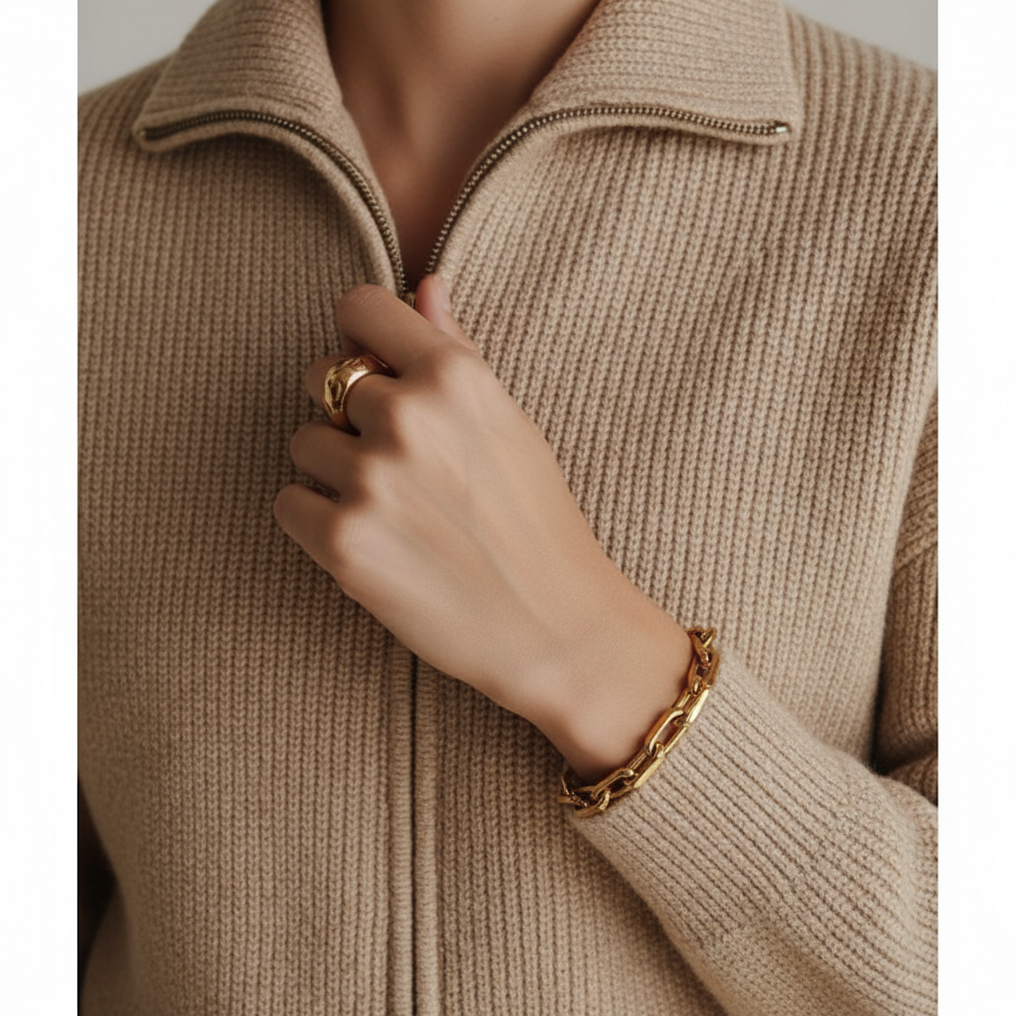 Gold Lunar Isla Link Chain Bracelet 18K Gold Waterproof Hypoallergenic