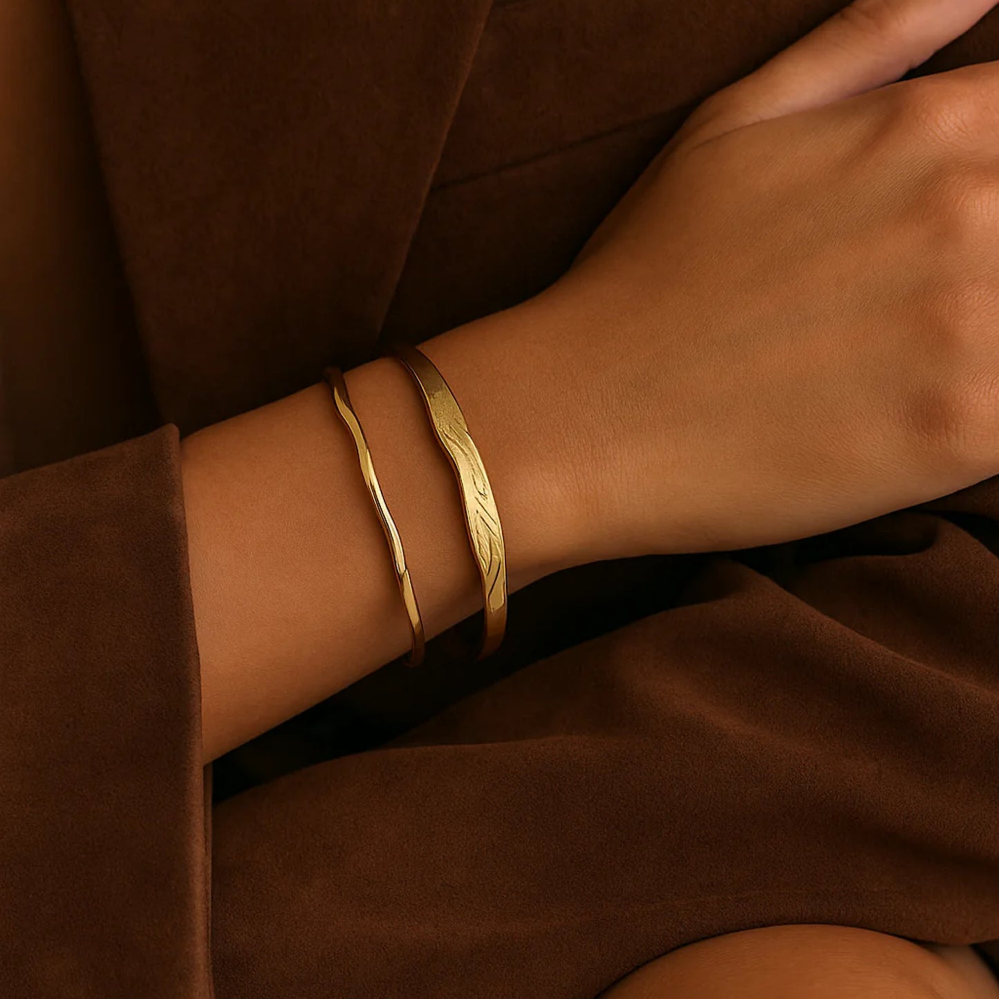 Gold Fluid Cuff Single Bracelet